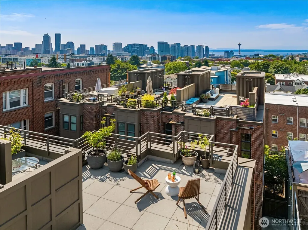 429 13th Avenue E Seattle WA 98102