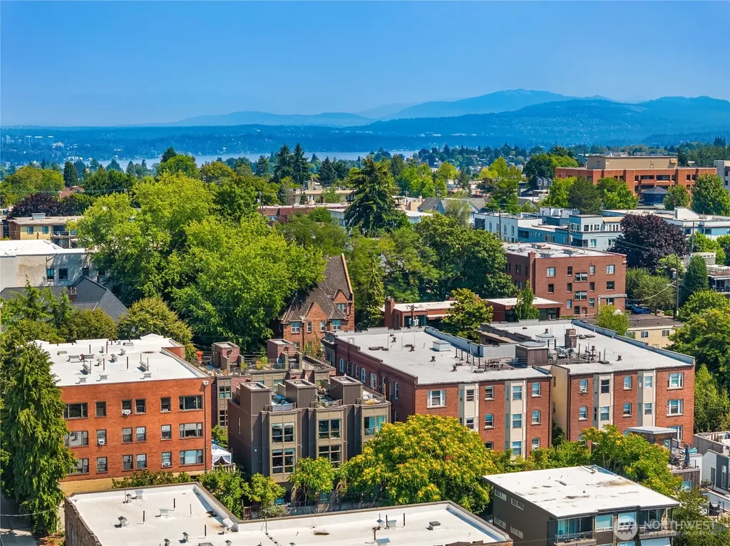 429 13th Avenue E Seattle WA 98102