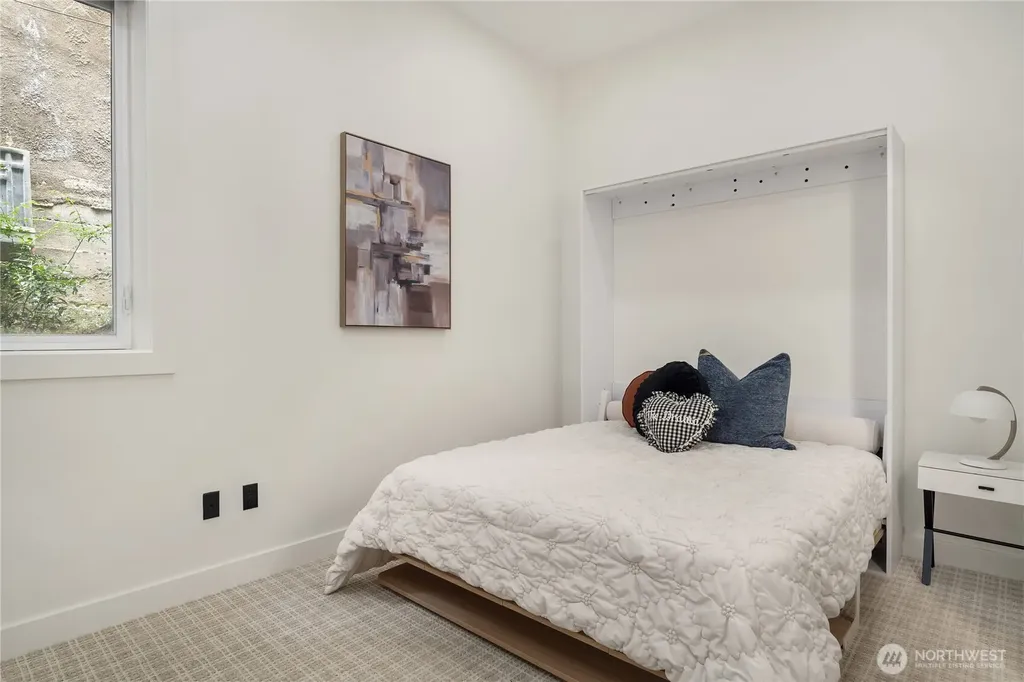 429 13th Avenue E Seattle WA 98102