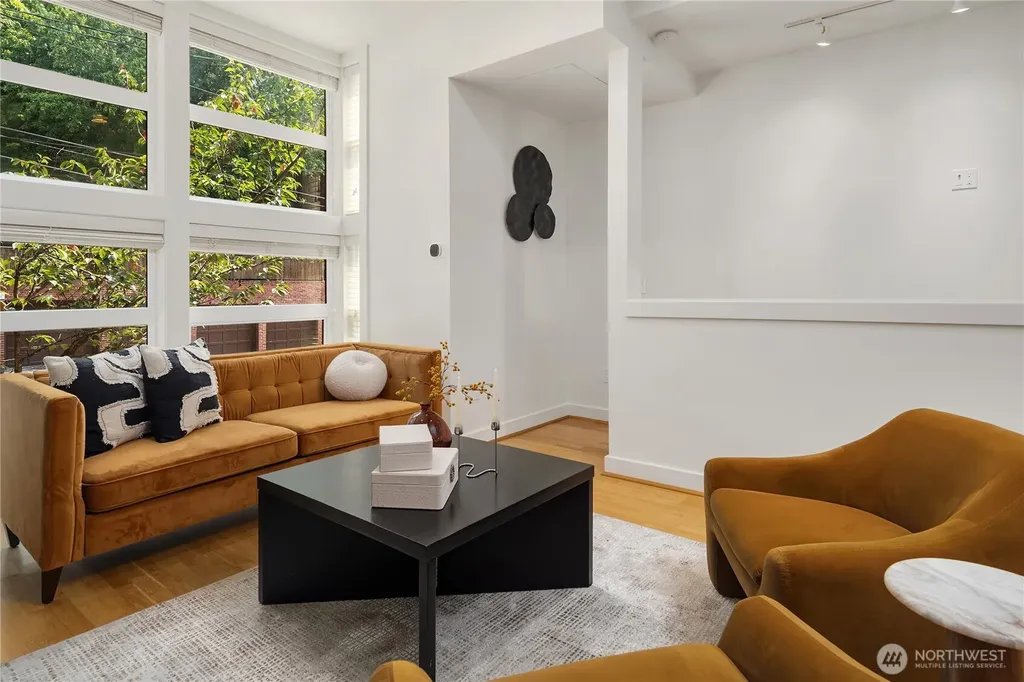 429 13th Avenue E Seattle WA 98102