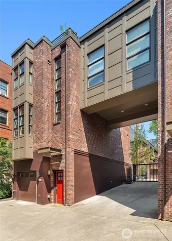 429 13th Avenue E Seattle WA 98102