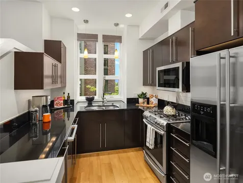 429 13th Avenue E Seattle WA 98102