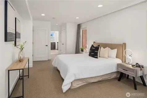 429 13th Avenue E Seattle WA 98102