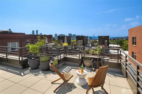 429 13th Avenue E Seattle WA 98102