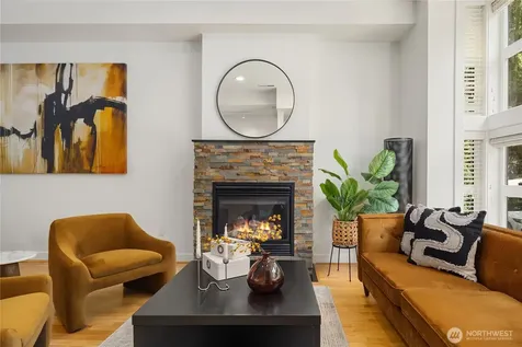 429 13th Avenue E Seattle WA 98102