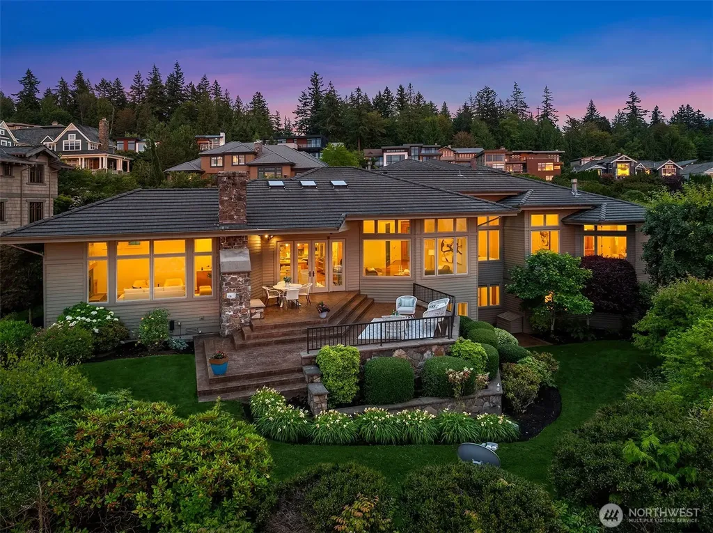 3052 NE Harrison Street Issaquah WA 98029