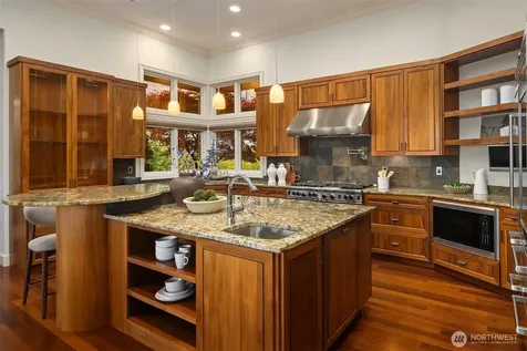 3052 NE Harrison Street Issaquah WA 98029