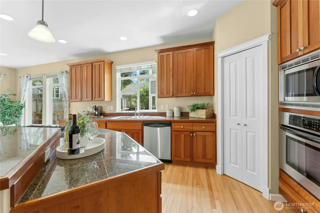 3127 NE Magnolia Street Issaquah WA 98029