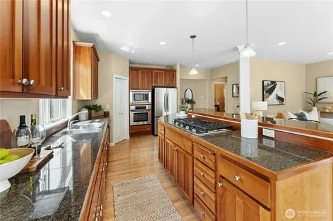 3127 NE Magnolia Street Issaquah WA 98029