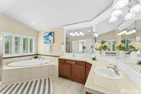 3127 NE Magnolia Street Issaquah WA 98029
