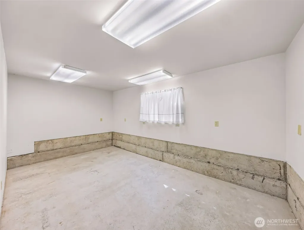 4705 Desmond Street Bellingham WA 98229