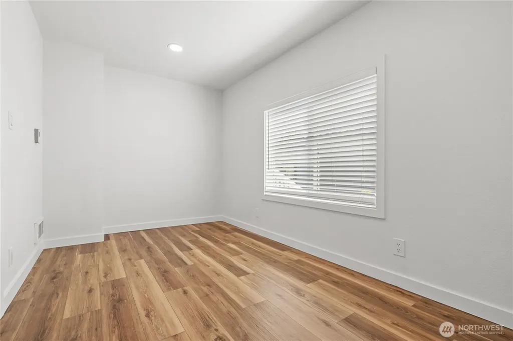 31108 3rd Avenue Black Diamond WA 98010