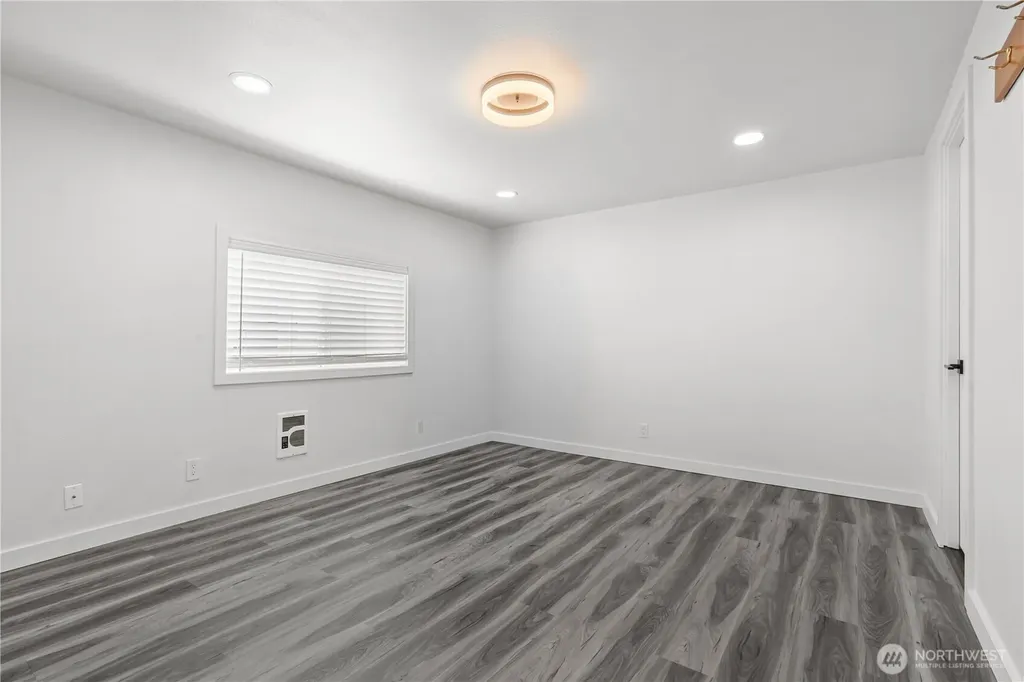 31108 3rd Avenue Black Diamond WA 98010