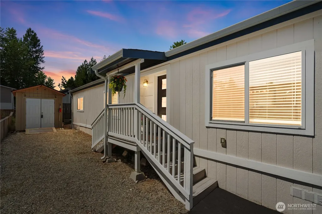 31108 3rd Avenue Black Diamond WA 98010