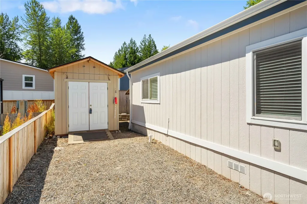 31108 3rd Avenue Black Diamond WA 98010