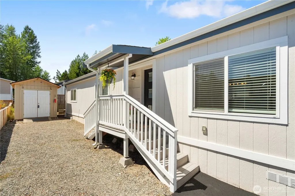31108 3rd Avenue Black Diamond WA 98010