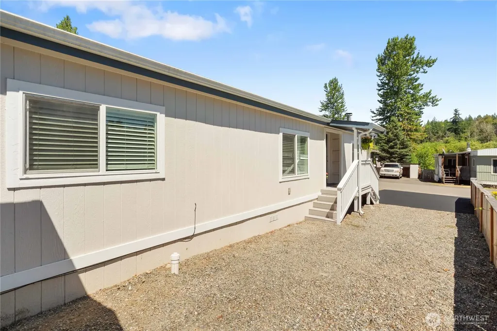 31108 3rd Avenue Black Diamond WA 98010