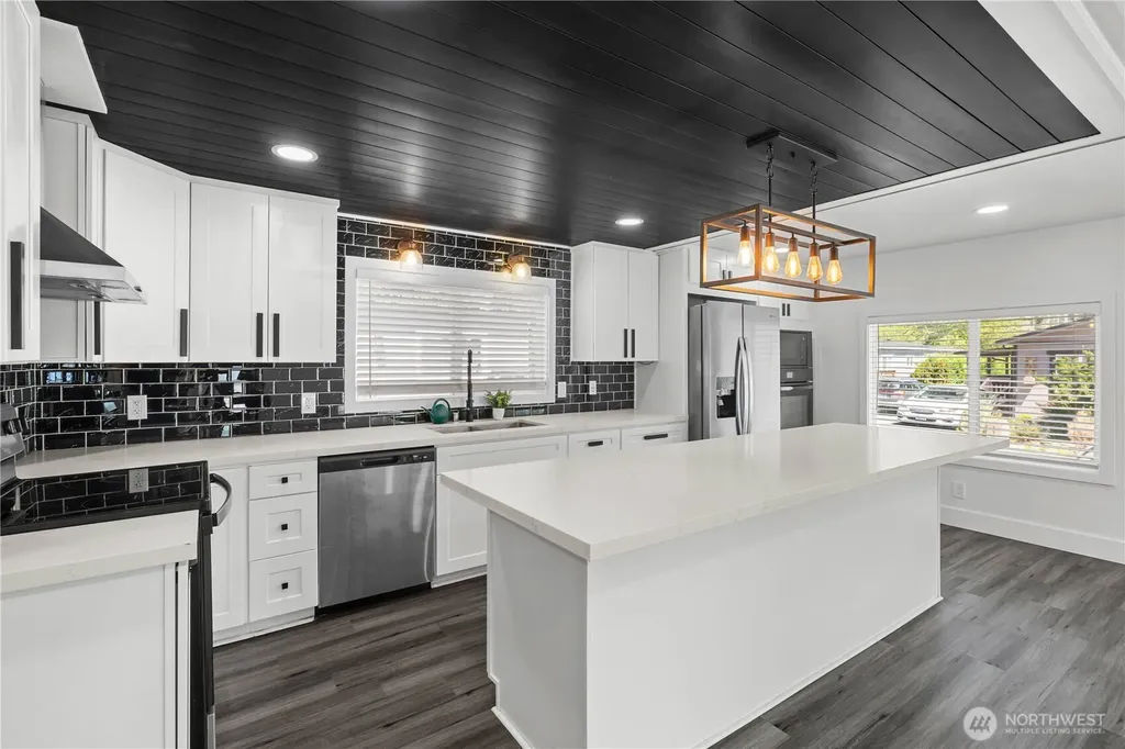 31108 3rd Avenue Black Diamond WA 98010