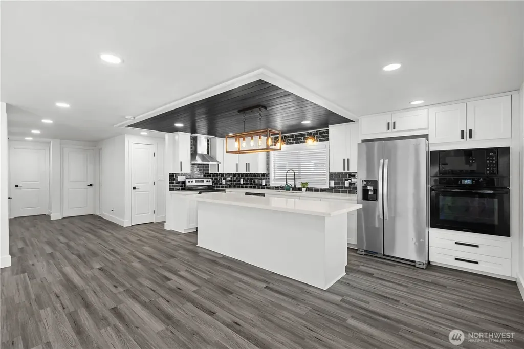 31108 3rd Avenue Black Diamond WA 98010
