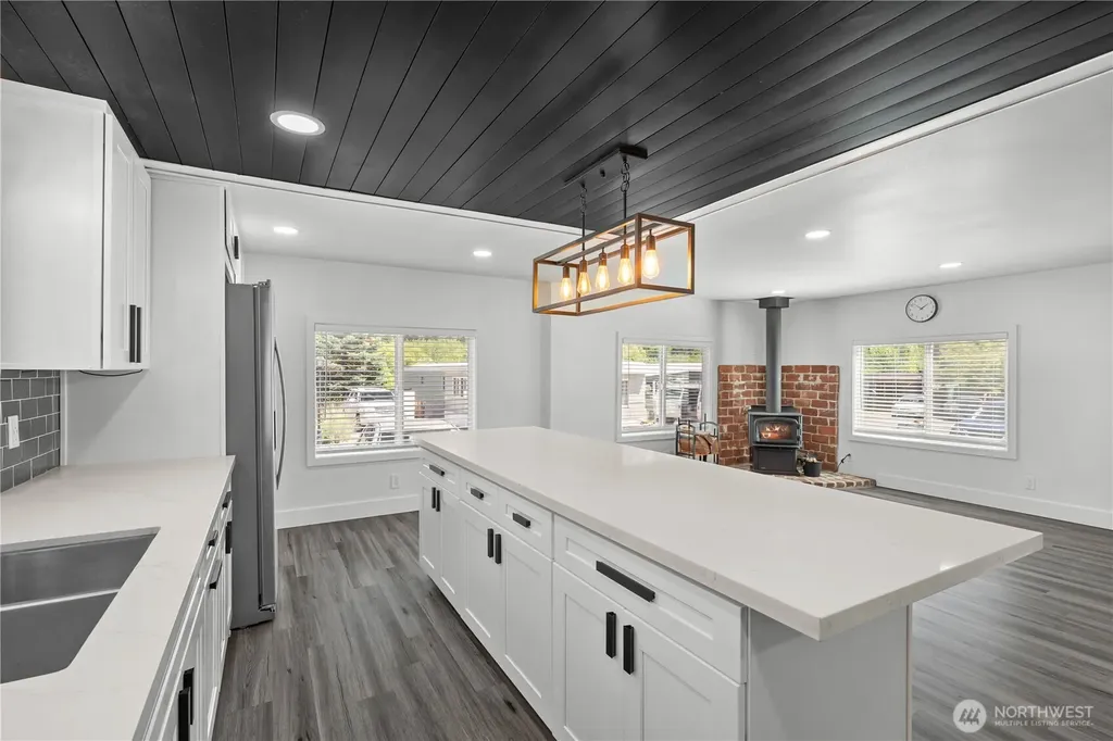31108 3rd Avenue Black Diamond WA 98010