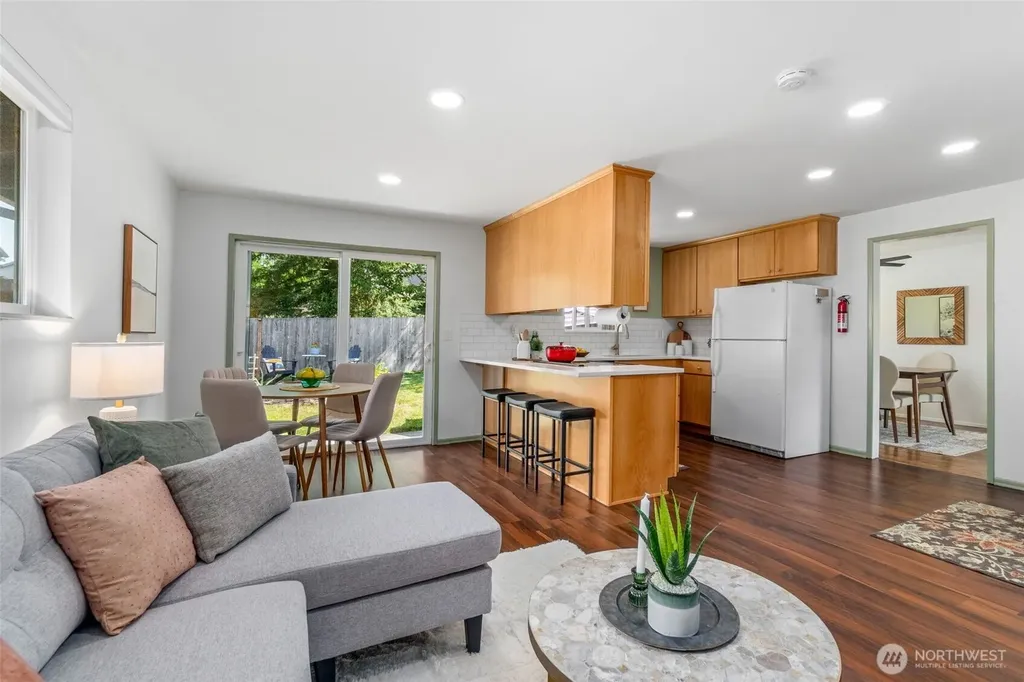 4303 225th Street SW Mountlake Terrace WA 98043