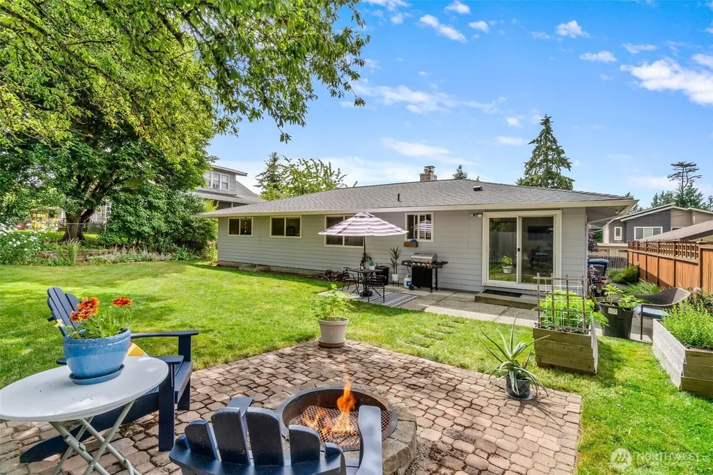 4303 225th Street SW Mountlake Terrace WA 98043