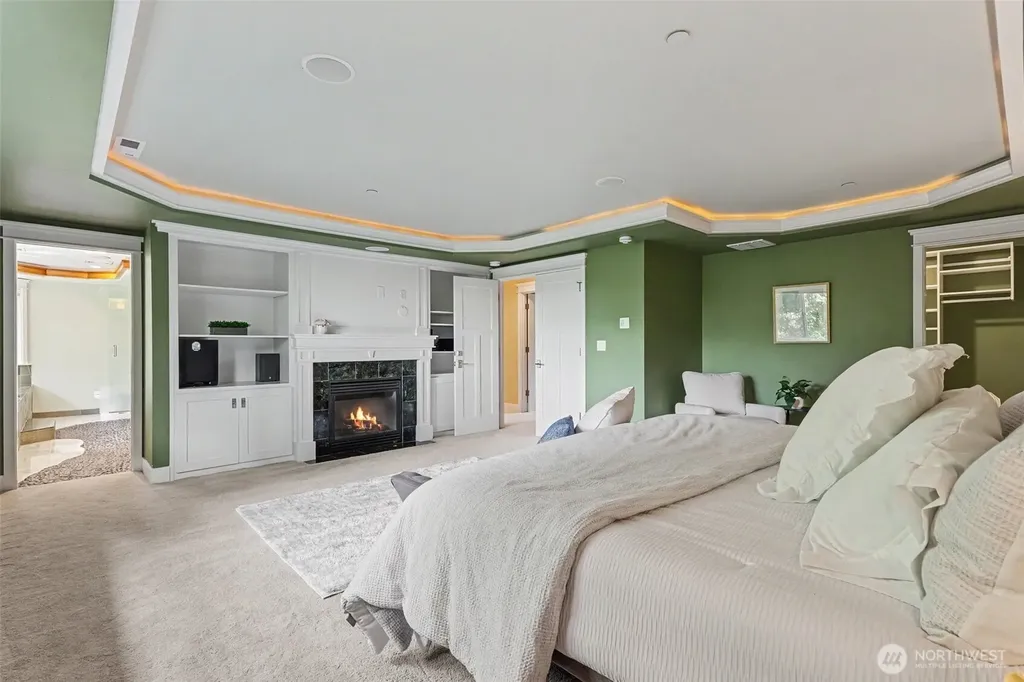 13128 SE Newport Way Bellevue WA 98006
