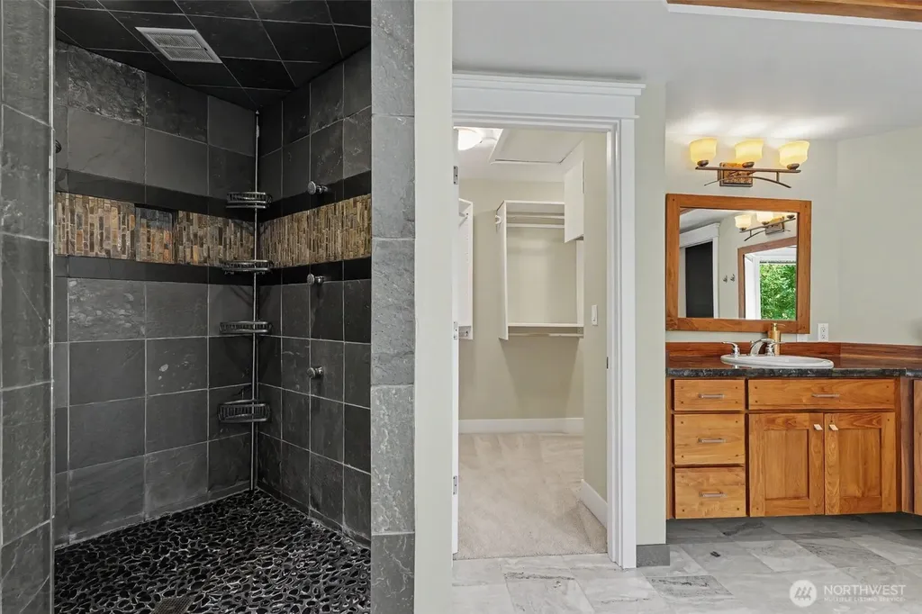 13128 SE Newport Way Bellevue WA 98006