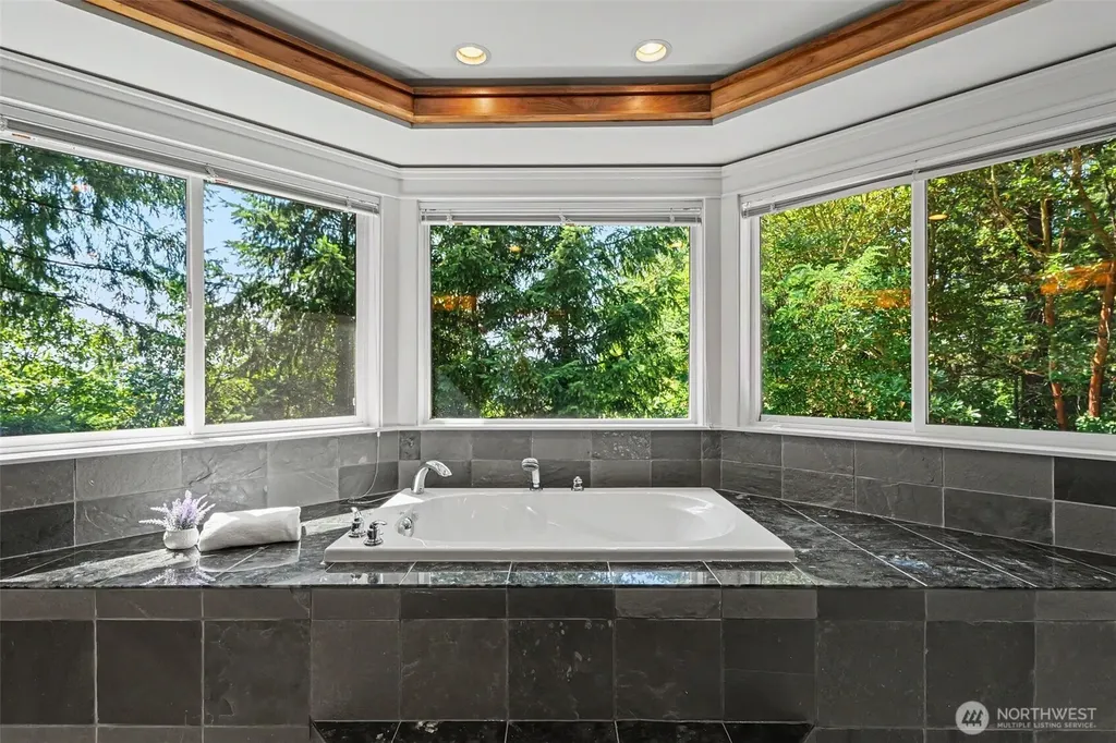 13128 SE Newport Way Bellevue WA 98006