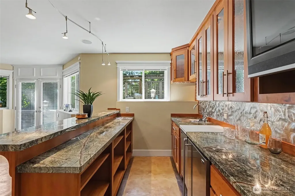 13128 SE Newport Way Bellevue WA 98006