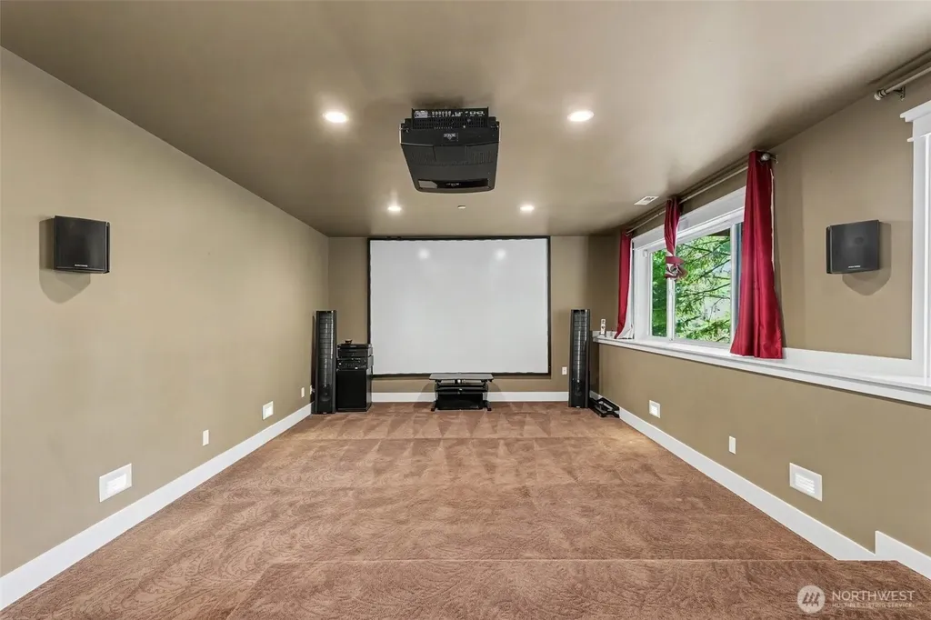 13128 SE Newport Way Bellevue WA 98006