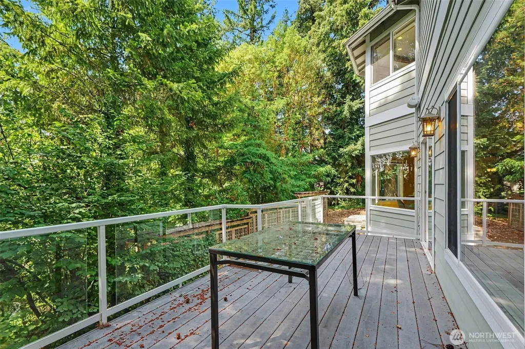 13128 SE Newport Way Bellevue WA 98006