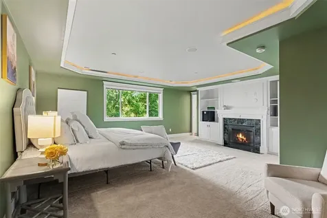 13128 SE Newport Way Bellevue WA 98006