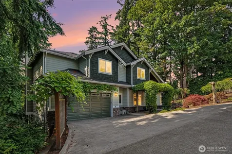 13128 SE Newport Way Bellevue WA 98006