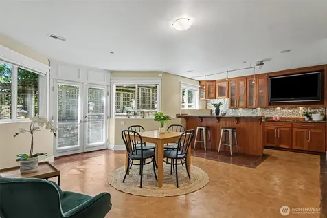 13128 SE Newport Way Bellevue WA 98006