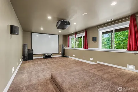 13128 SE Newport Way Bellevue WA 98006