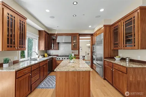 13128 SE Newport Way Bellevue WA 98006