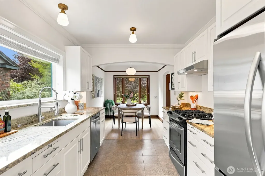 7754 Jones Avenue NW Seattle WA 98117