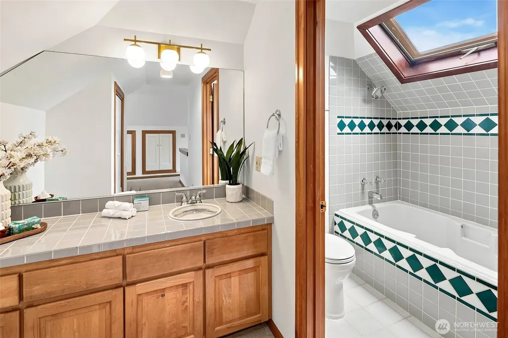 7754 Jones Avenue NW Seattle WA 98117