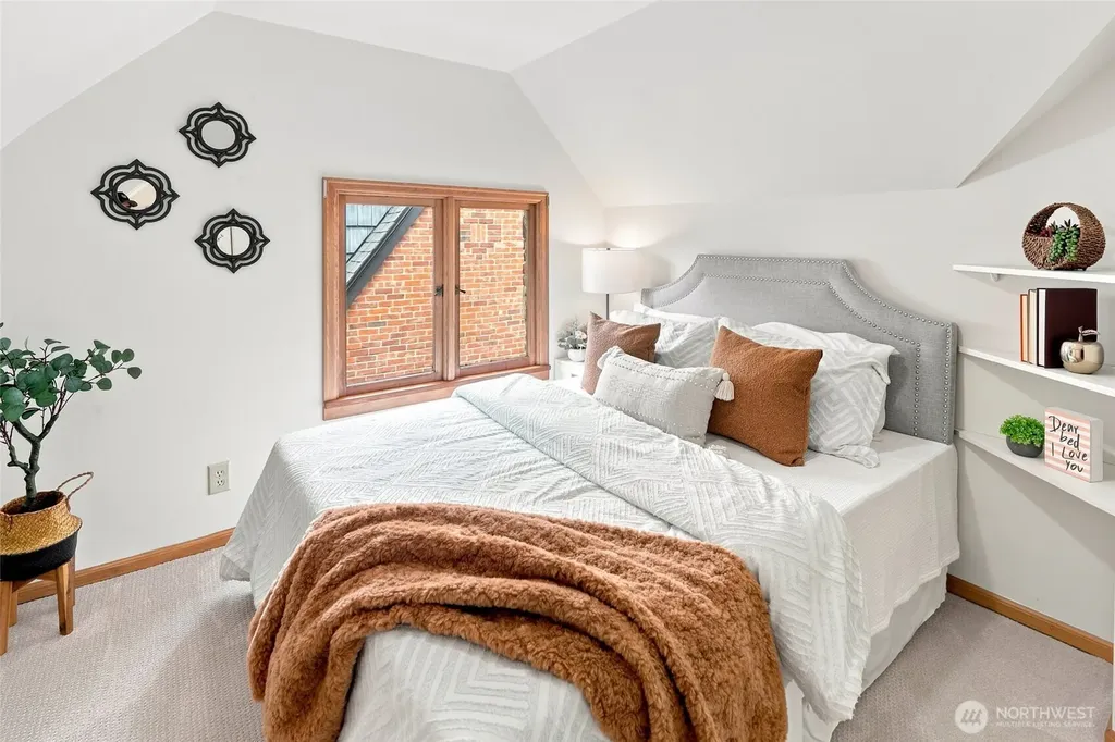 7754 Jones Avenue NW Seattle WA 98117