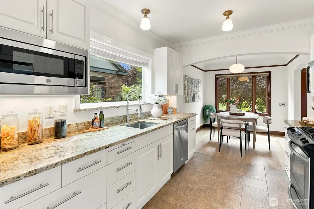 7754 Jones Avenue NW Seattle WA 98117