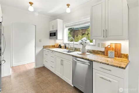 7754 Jones Avenue NW Seattle WA 98117