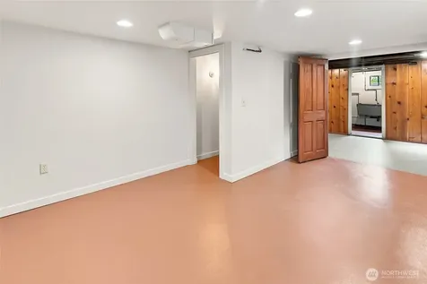 7754 Jones Avenue NW Seattle WA 98117