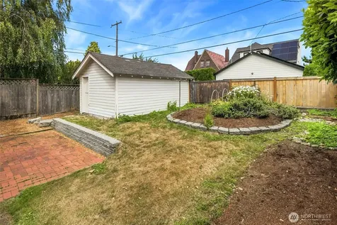 7754 Jones Avenue NW Seattle WA 98117
