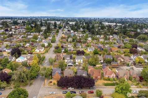 7754 Jones Avenue NW Seattle WA 98117