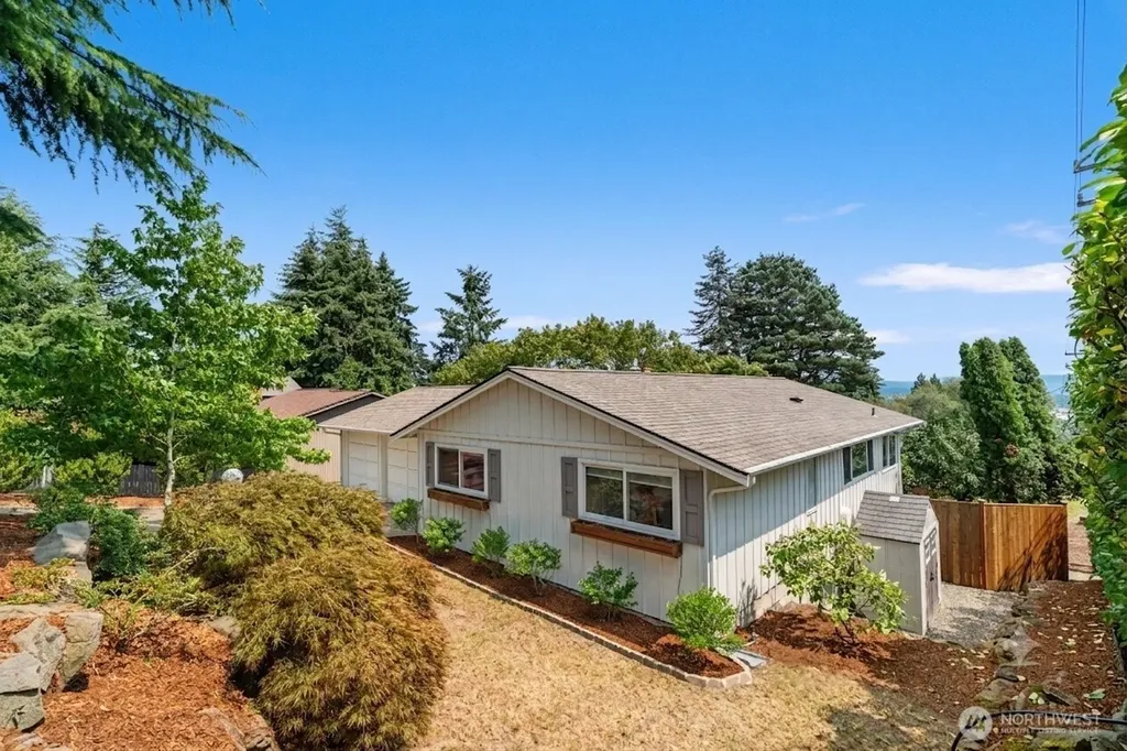 8456 6th Avenue SW Seattle WA 98106