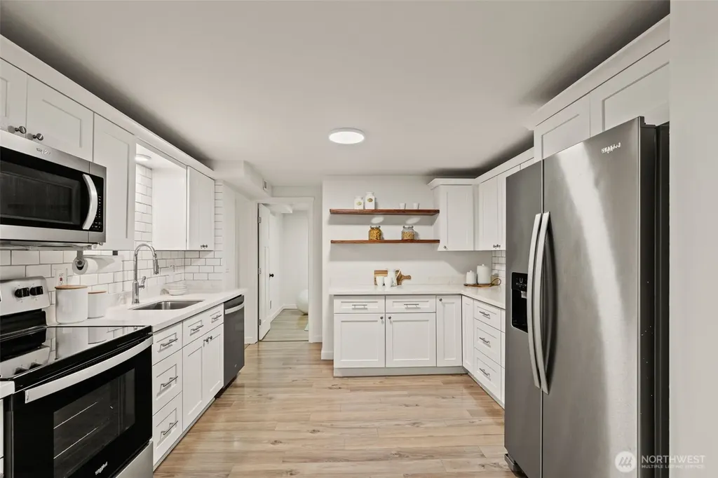 8456 6th Avenue SW Seattle WA 98106
