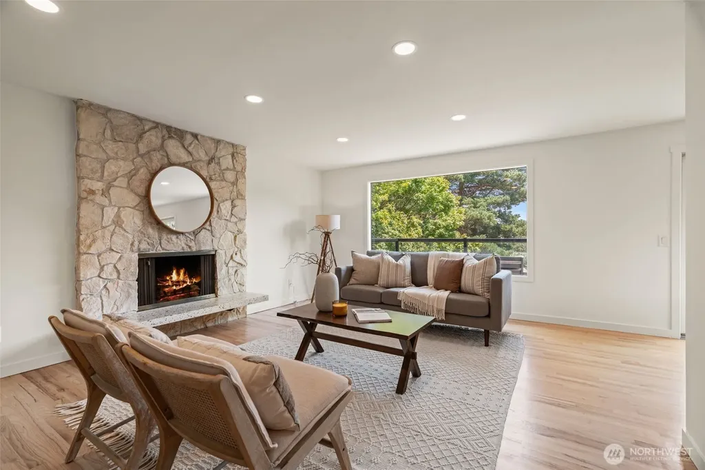 8456 6th Avenue SW Seattle WA 98106