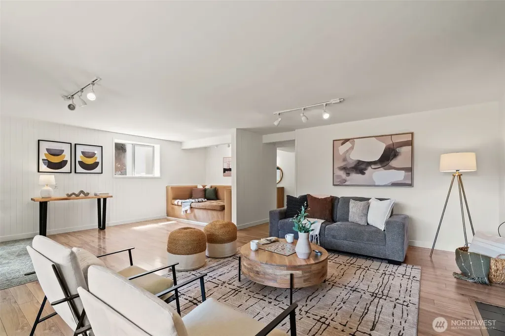 8456 6th Avenue SW Seattle WA 98106