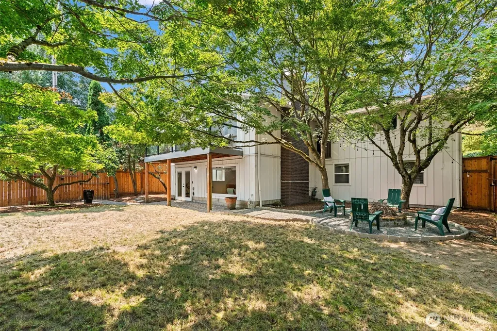 8456 6th Avenue SW Seattle WA 98106